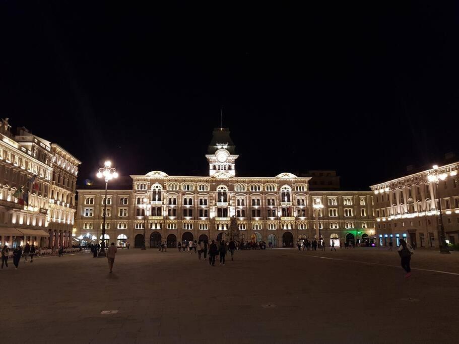 شقة Still Und Stilvoll Im Stadtzentrum ترييستي المظهر الخارجي الصورة